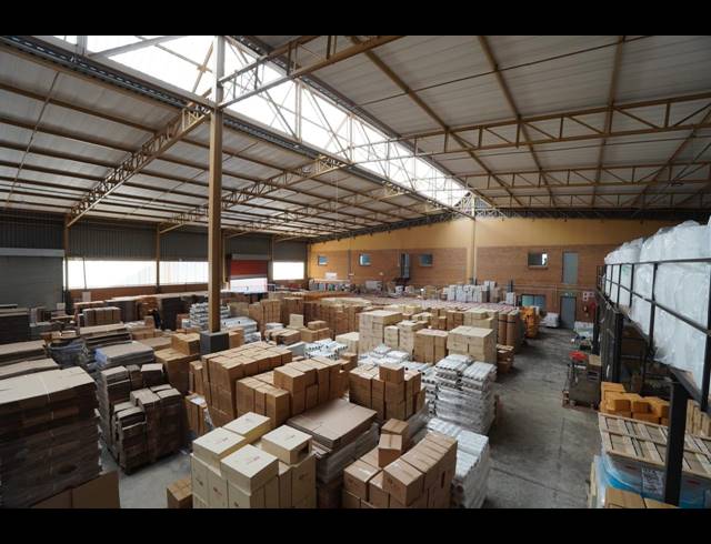 2,148M² WAREHOUSE TO LET IN LASER PARK